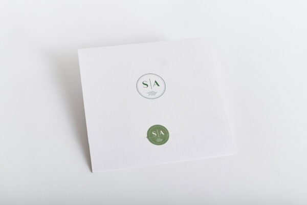 Invitaciones blancas elegantes