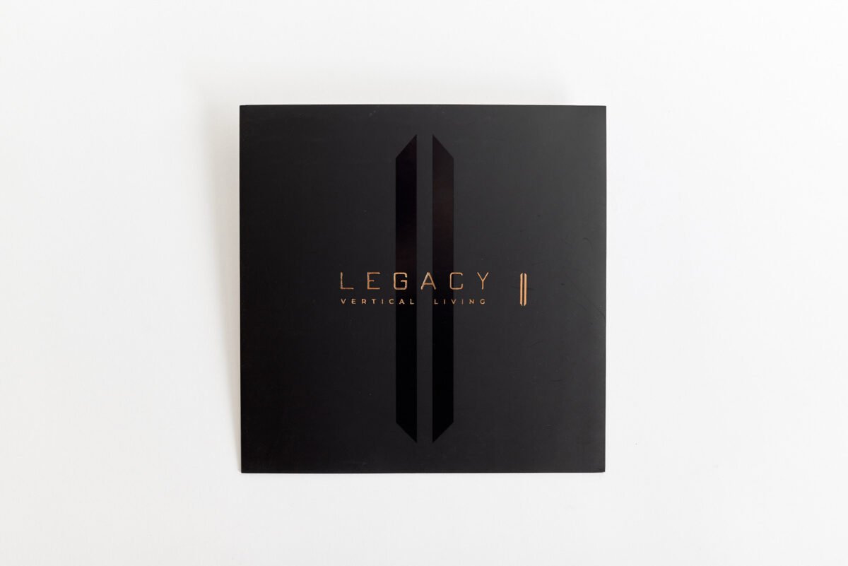 Brochure tipo tríptico elegante