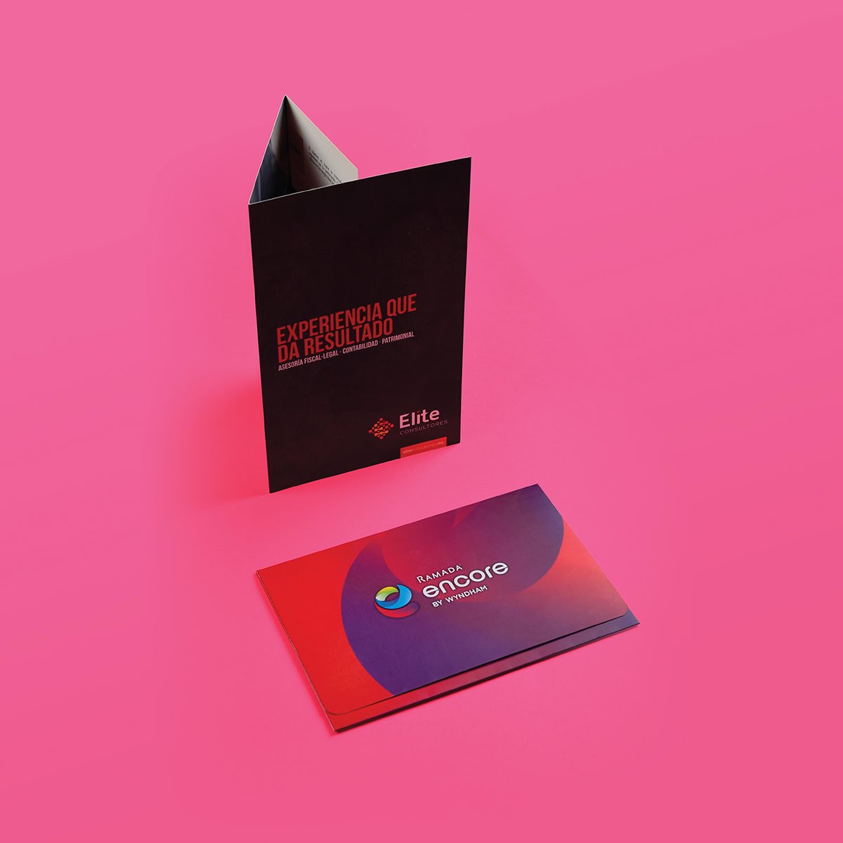 Brochure tipo tríptico con esquina redonda