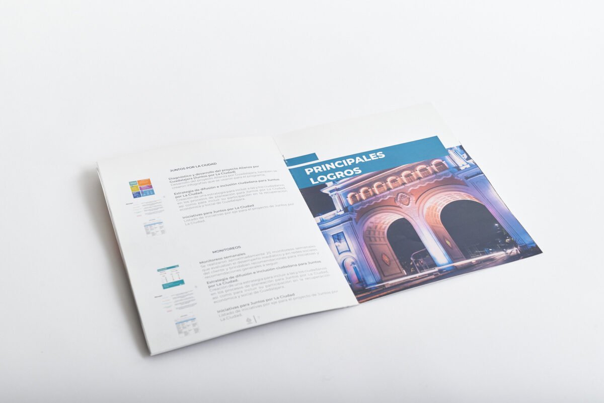 Informe tipo librillo engrapado