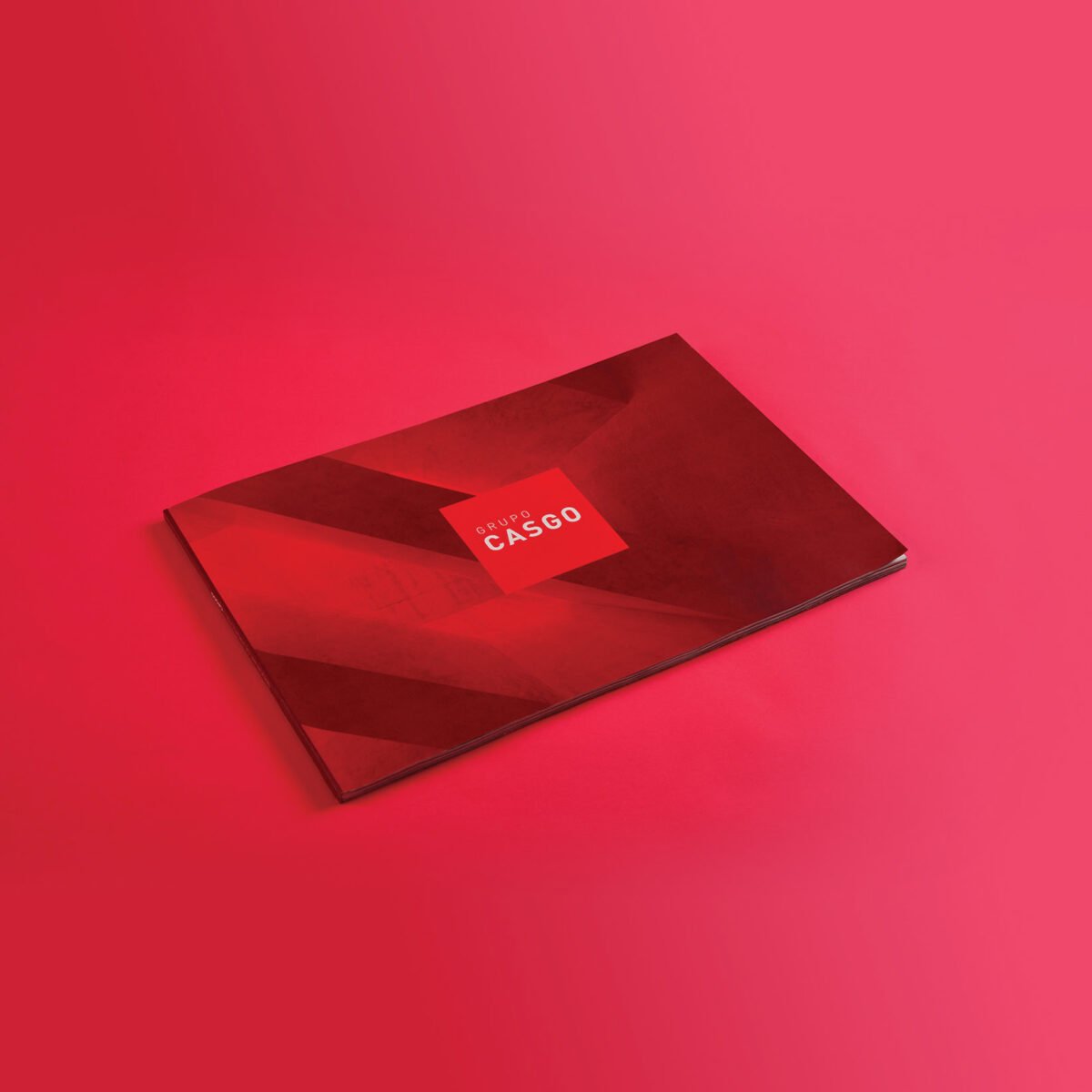 Catálogo tipo libro pasta blanda