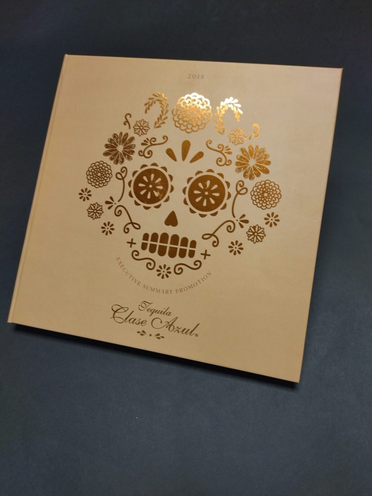 Libro pasta dura fino