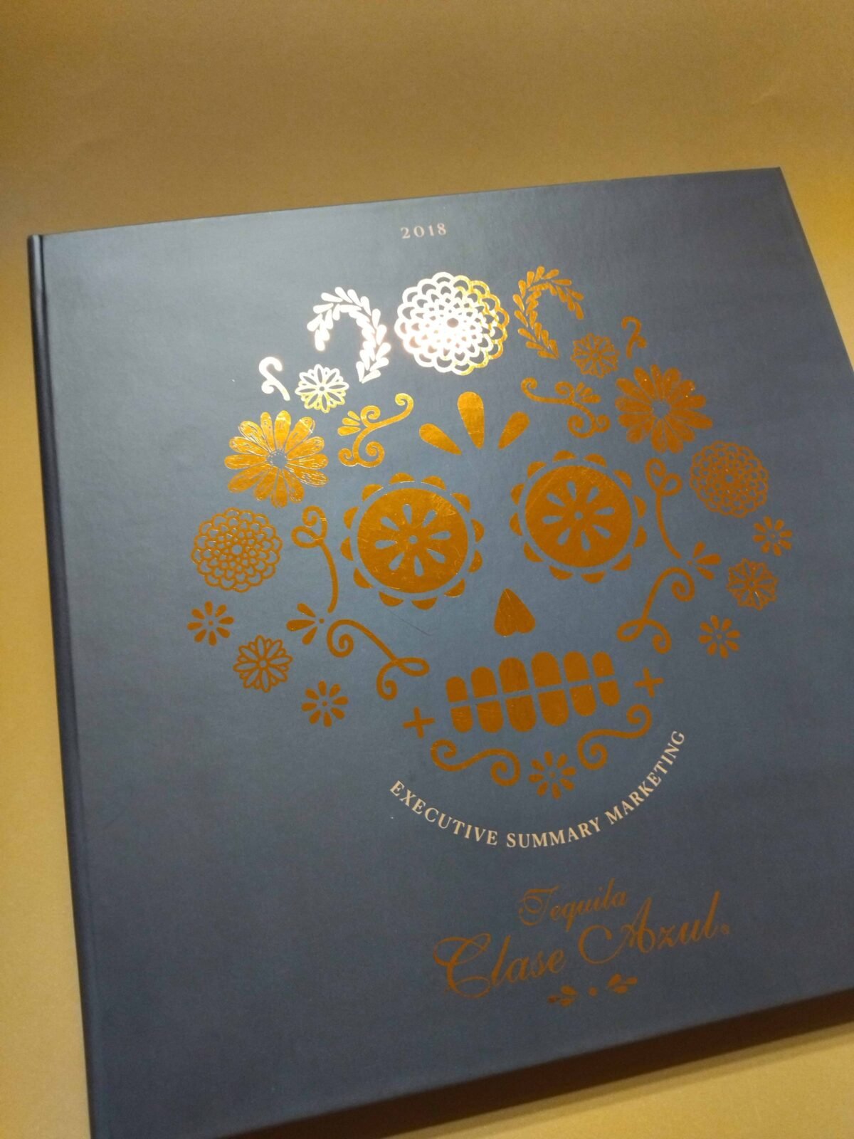 Libro pasta dura fino