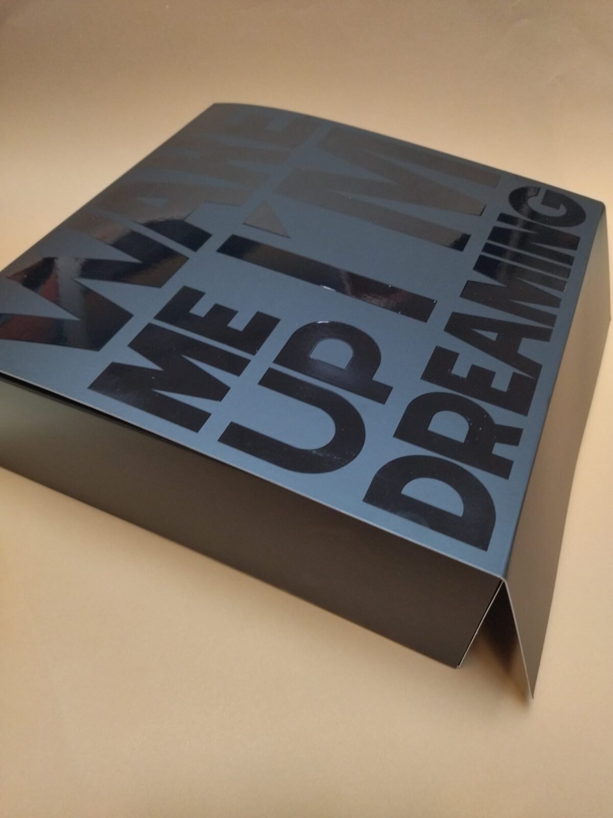 Caja blanda tipo carpeta | barniz a registro