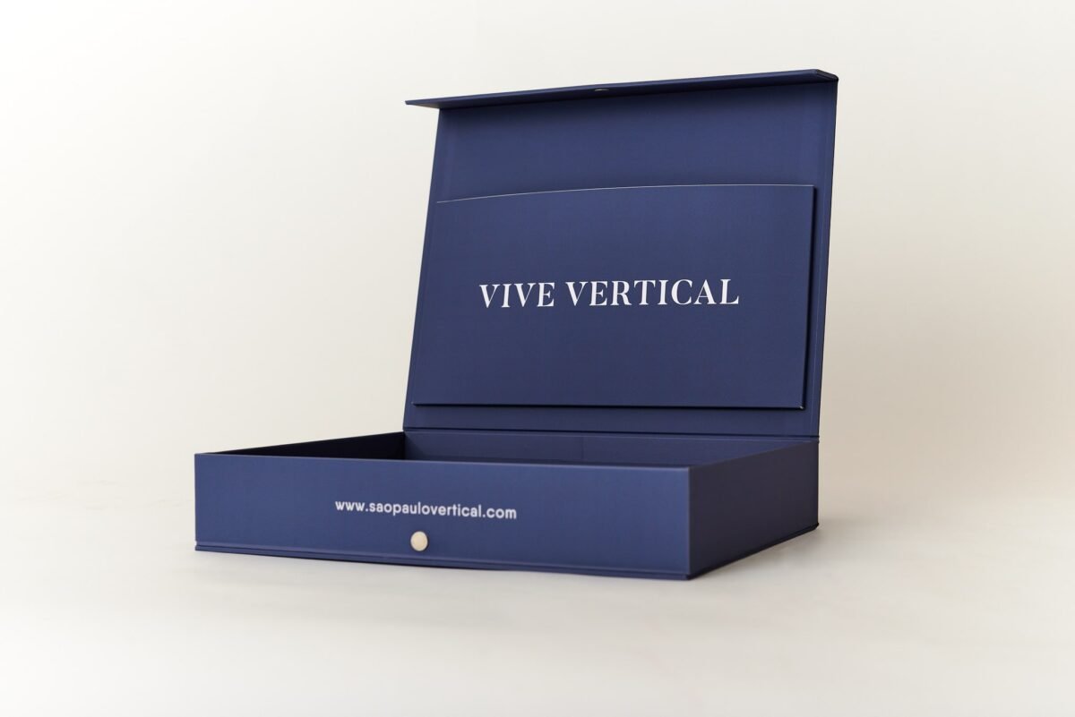 Caja rígida cierre imán | Entrega formal