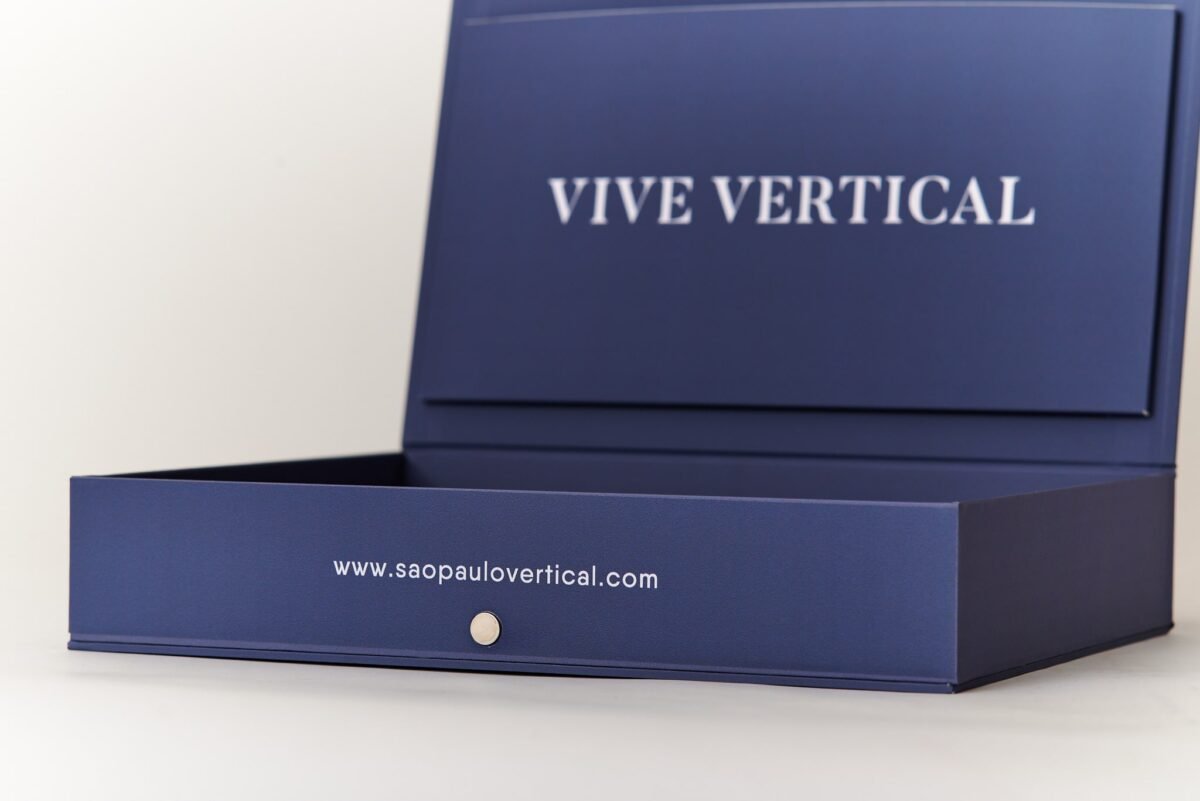 Caja rígida cierre imán | Entrega formal