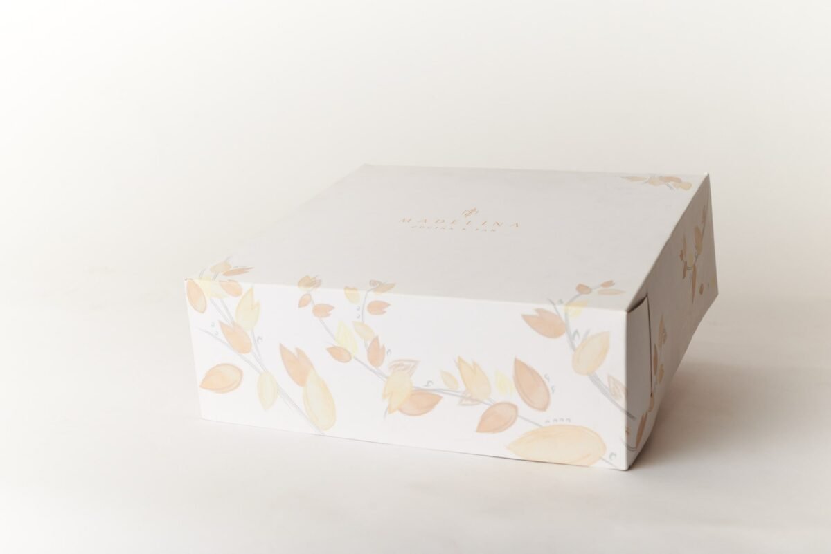 Caja blanda tipo pastelera con hot stamping