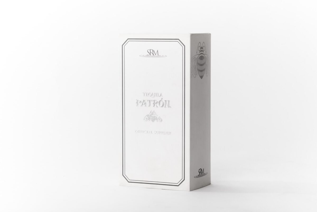 Caja deslizable con realce y hot stamping