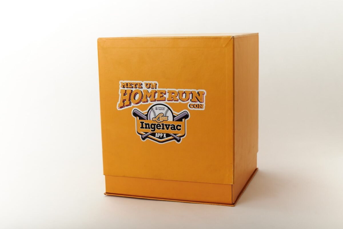 Caja rígida cuadrada con mecanismo sorpresa