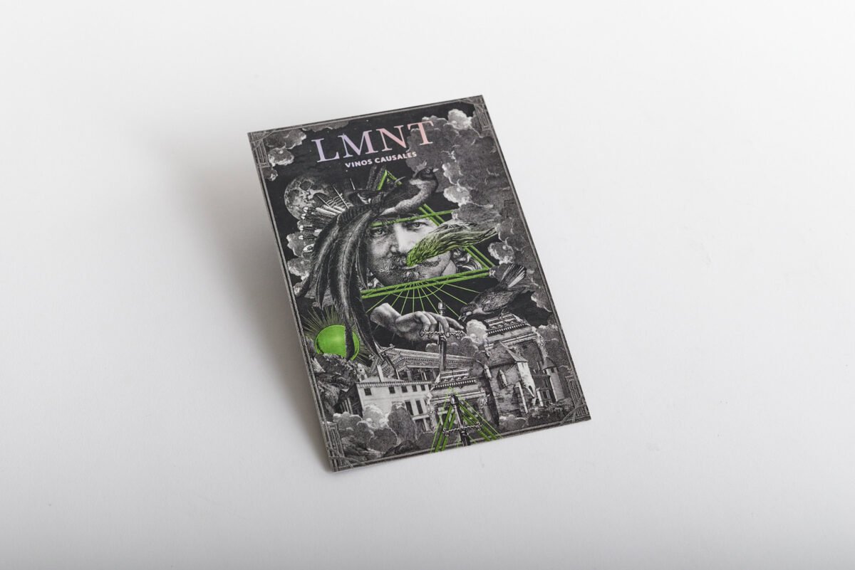 Postal con hot stamping plateado y tinta blanca