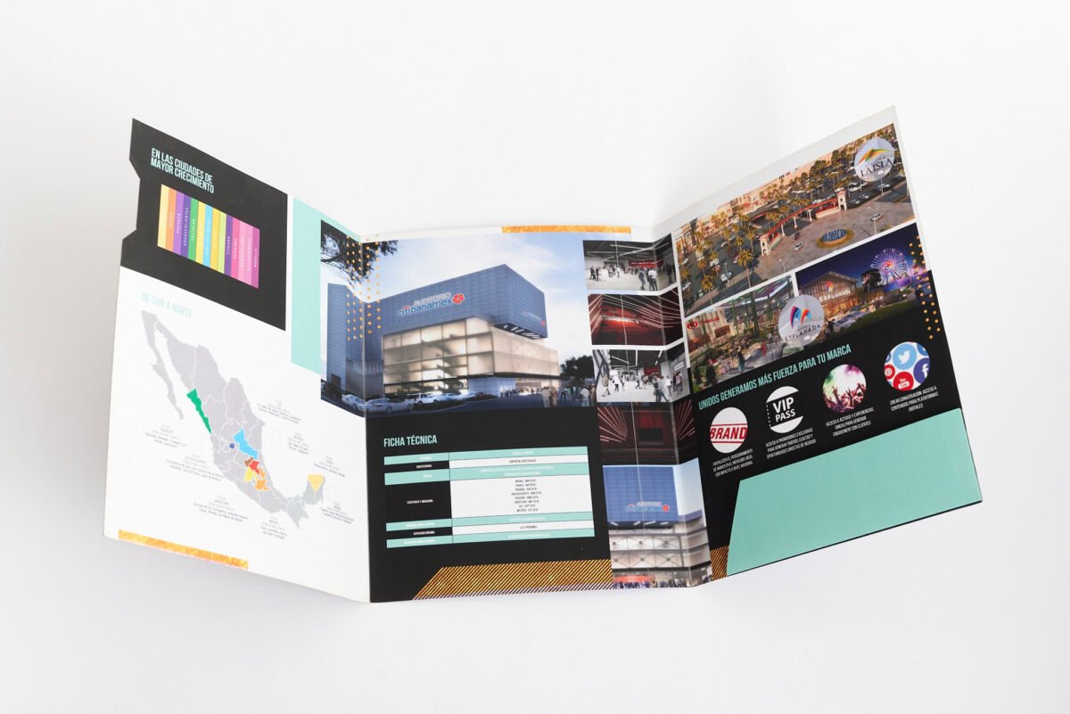 Tríptico con abertura de ventana