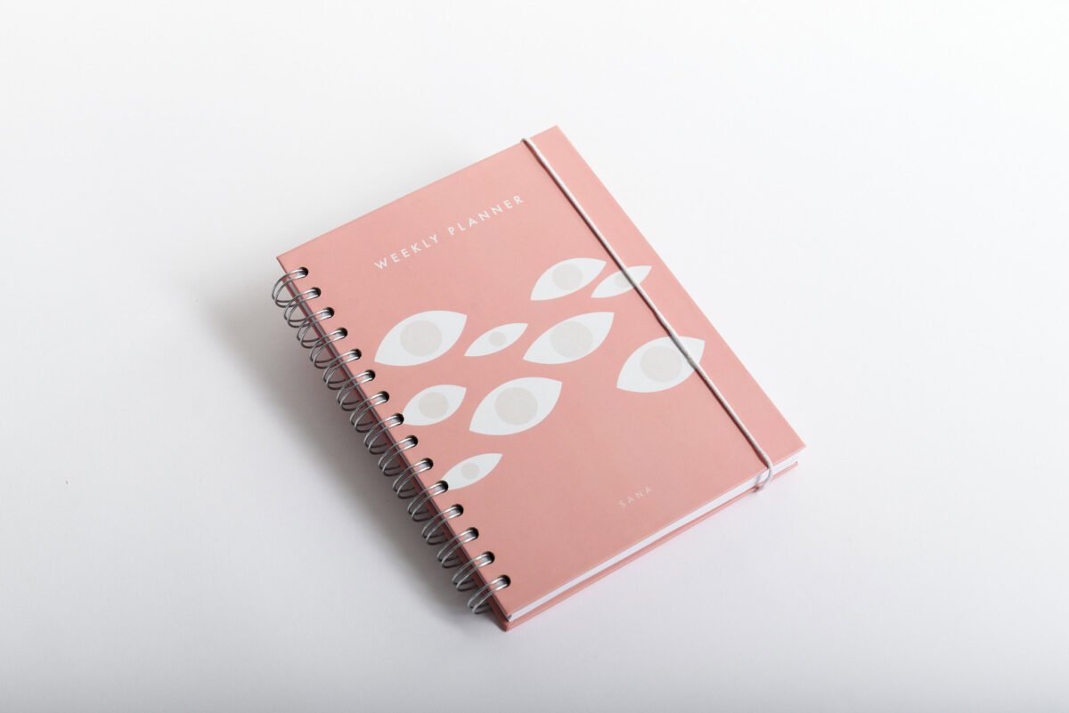 Agenda pasta dura vertical con cierre resorte