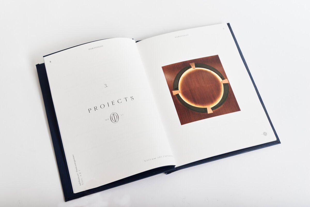 Libro de pasta dura con lomo elegante