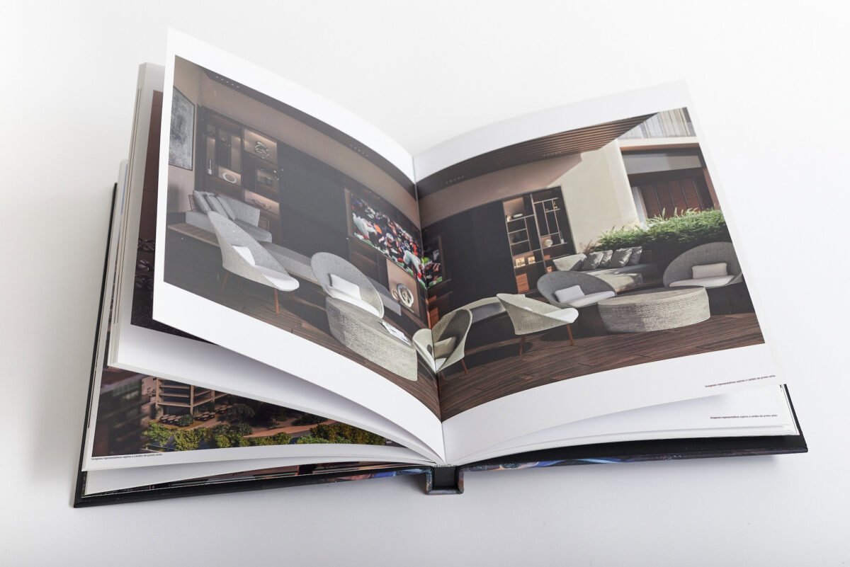 Libro pasta dura semipanorámico con hot stamping