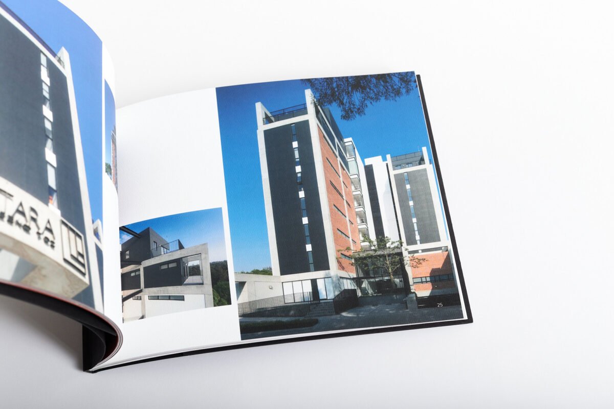 Libro pasta blanda impreso en papel texturizado